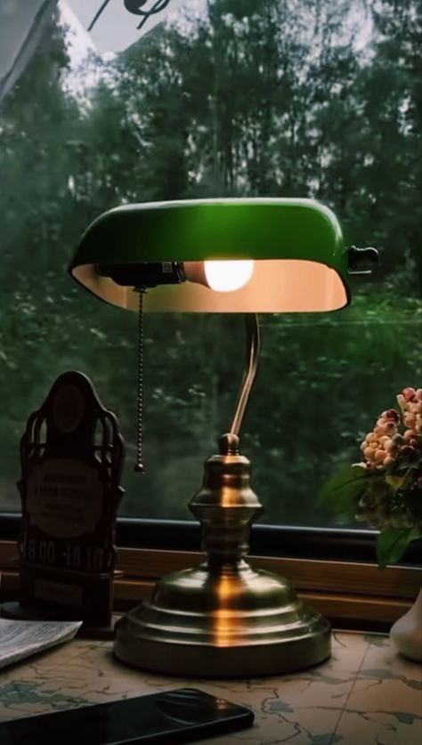 Dark academia asthetic light Room Inspiration Dark Green, Dark Green Room Aesthetic Vintage, Dark Green Table Lamp, House Design Dark Academia, Room Ideas Bedroom Dark Academia, Office Ideas Dark Academia, Dark Academia Room Green, Dark Green Academia Room, Dark Blue Academia Bedroom