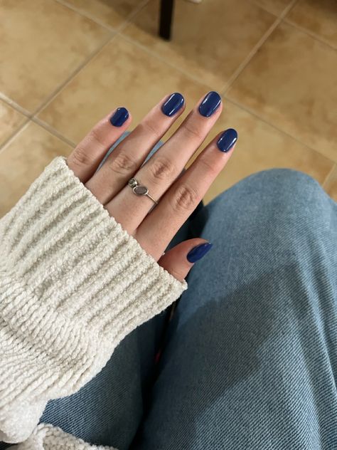 winter blue navy nails Short Navy Nails, Short Navy Blue Nails, Blue Nails For Winter, Blue Navy Nails, Winter Nails Short, Nails For Winter, Navy Blue Paint, Blue Nail Color, Dark Blue Nails