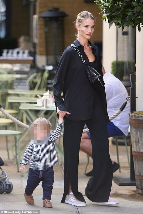 Rosie Huntington Whiteley Style, Rosie Huntington, Ootd Inspo, Maternity Style, Huntington Whiteley, Rosie Huntington Whiteley, Ținută Casual, Pregnancy Outfits, Sarah Jessica Parker