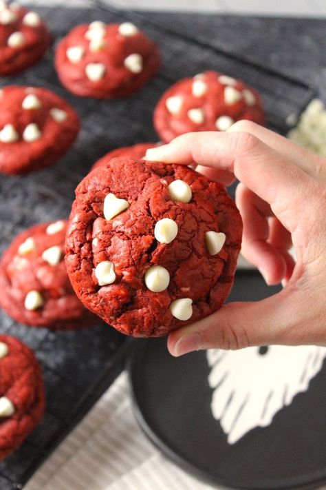 Red Velvet Cookies made with Cream Cheese Chips and filled with Cream Cheese Frosting 🤤 Find the full recipe on my website, link in bio 🤎 https://thesqueakymixer.com/red-velvet-cookies-with-cream-cheese-filling/ | The Squeaky Mixer | The Squeaky Mixer · Original audio Red Velvet Cookies With Cream Cheese Chips, Red Velvet Cream Cheese Cookies, Red Velvet Cookies With Cream Cheese, Cheese Chips, Studying Food, Red Velvet Cookies, Cream Cheese Cookies, Red Food, Cream Cheese Filling