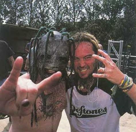 Corey Taylor (Slipknot) & Max Cavalera (Soul Fly) Slipknot Corey Taylor, Stone Sour, Love This Pic, Corey Taylor, Extreme Metal, Destroyer Of Worlds, Power Metal, Heavy Metal Music, Heavy Metal Bands