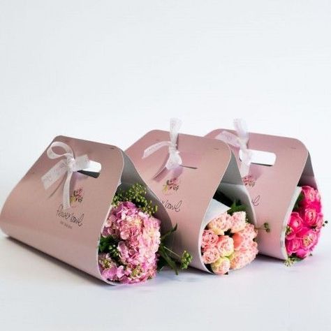 Packaging For Flowers, Flower Packaging Ideas, Flower Packaging Design, Flower Box Design, Flower Bouquet Packaging, Flower Shop Interiors, Flower Shop Decor, Flower Shop Design, Flower Bouquet Diy