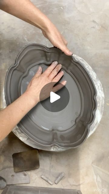 Strawberry Pottery, How To Make Scallops, Ceramic Videos, Surface Decorations, Clay Forms, Basket Decor Ideas, Cement Ideas, Pottery Projects, Beginner Pottery