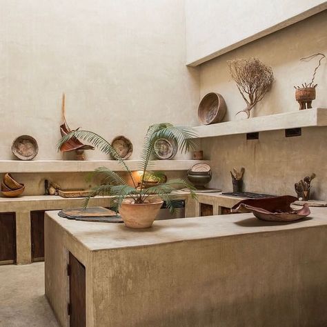 There's one material you absolutely need to consider if you're planning a kitchen remodel, and that's concrete. From backsplashes to countertops, here are our favorite cement-filled kitchens, sure to inspire. Concrete Kitchen Design, Philip Dixon House, وابي سابي, Wabi Sabi Interior, Kitchen Design Inspiration, Concrete Kitchen, Cob House, Decoration Inspiration, Hem Design