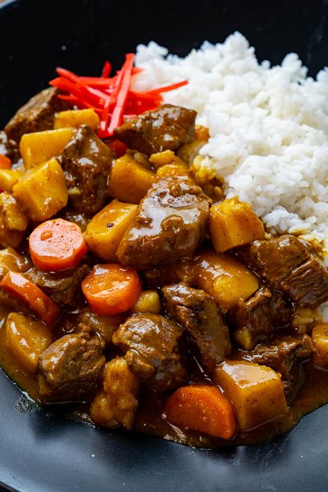 Japanese Style Curry, Japanese Curry Recipes, Easy Japanese Curry, Curry Japanese, Food International, Katsura Curry, Japanese Golden Curry Recipe, Japanese Curry Chicken, Japanese Curry Rice