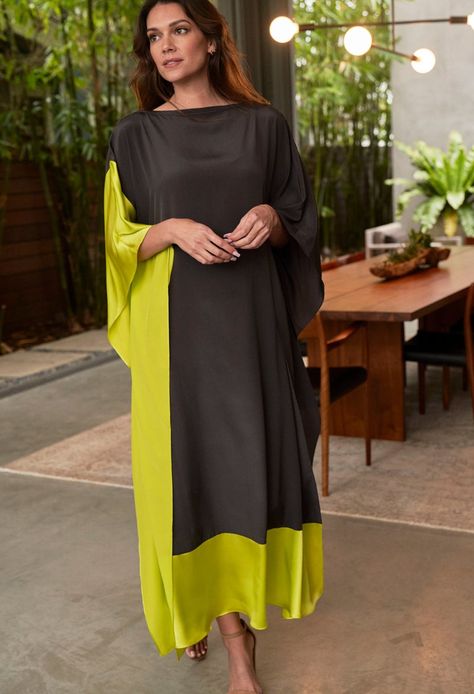 Boatneck Caftans Dramatic Necklines, Bubu Dresses, Kaftan Styles For Ladies, Simple Silk Dress, Africa Fashion Style, Kaftan Designs, Kaftan Style, Silk Kaftan, By The Ocean