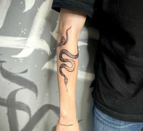 Snake Wrapped Around Arm Tattoo Snake Around Elbow Tattoo, Tattoo Of Snake On Arm, Snake Wrapped Around Spine Tattoo, Snake Around Arm Tattoo Men, Snake Around Forearm Tattoo, Women Snake Tattoo Arm, Snake Tattoo Bicep Men, Underarm Snake Tattoo, Snake Tattoo Wrap Around