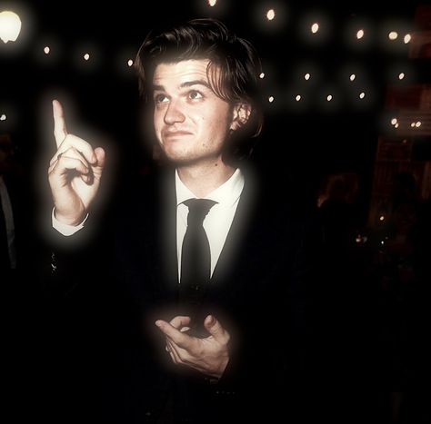 Joe Keery Icons, Steve Harrington Pfp, Steve Harrington Stranger Things, Joe Kerry, Beautiful Joe, Stranger Things Kids, Mode Zara, Wife Material, Stranger Things Steve