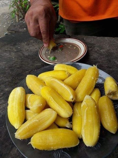 What is weirdest food combo did you come across? Did you like it? In Philippines banana dip in anchovy is one of the favorite snack time for Filipinos. In this Episode: Weird Snack Combos, Barok and Takya share why pinoy loves em. Hear and join the fun to the best pinoy podcast in the Philippines, Barok and Takya Bisaya Podcast. Snack Combos, Saba Banana, Beautiful Good Night Messages, Weird Snacks, Filipino Snacks, Banana Dip, Grow Plants, Give Hope, Night Messages