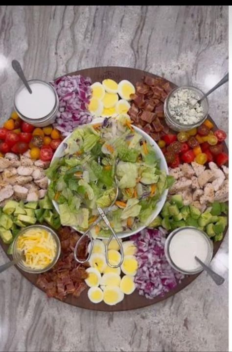 Bufette Ideas, Budget Salad, Salad Board, Salad Buffet, Walnut Board, Charcuterie Inspiration, Charcuterie Board Ideas, Charcuterie Recipes, Veggie Tray