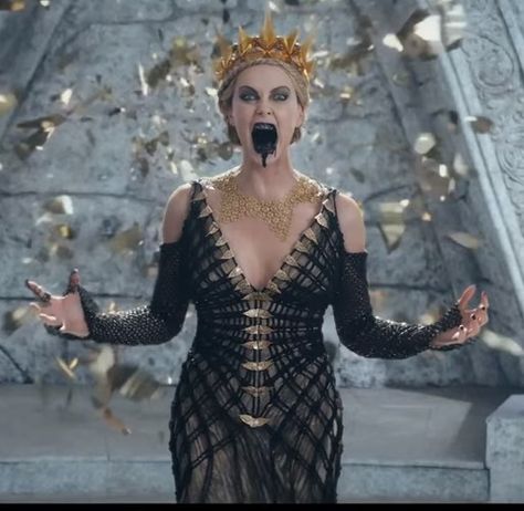 Rave Inspo Outfits, Queen Ravenna, Evil Queens, Evil Queen, Great Movies, The Live, Flapper Dress, Breaking News, Wonder Woman