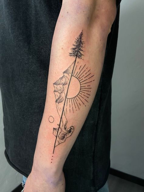 Guy Bicep Tattoo Ideas, Mens Travel Tattoos, Vertical Nature Tattoo, Nature Tattoos Men, Adventure Tattoo Ideas, Leg Tattoo Ideas For Men, Stargazing Tattoo, Tato Suku, Outer Forearm Tattoo