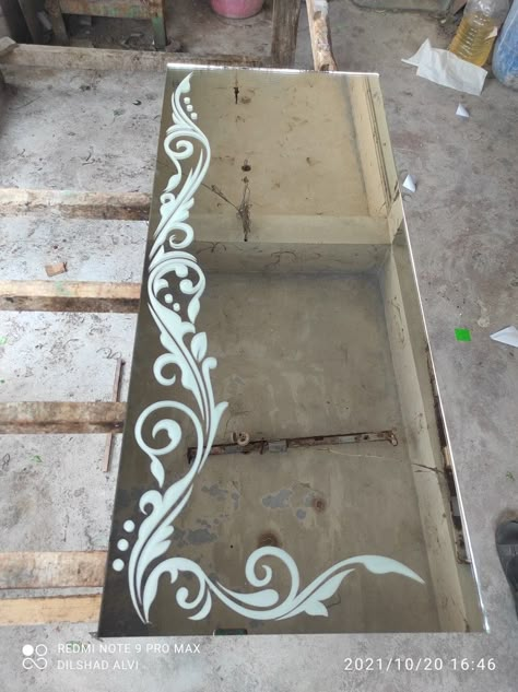 Eching Glass Design Mirror, Mirror Etching Designs, Etching Mirror, Mirror Etching, Main Door Design Photos, Frosted Mirror, Floral Illustration Vintage, Balcony Glass Design, Etching Designs