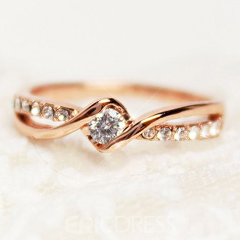 Cute Promise Rings, Hand Jewelry Rings, Cute Engagement Rings, Platinum Wedding Rings, Gold Diamond Wedding Band, Gold Rings Fashion, Gold Ring Designs, Dream Engagement Rings, Cute Rings