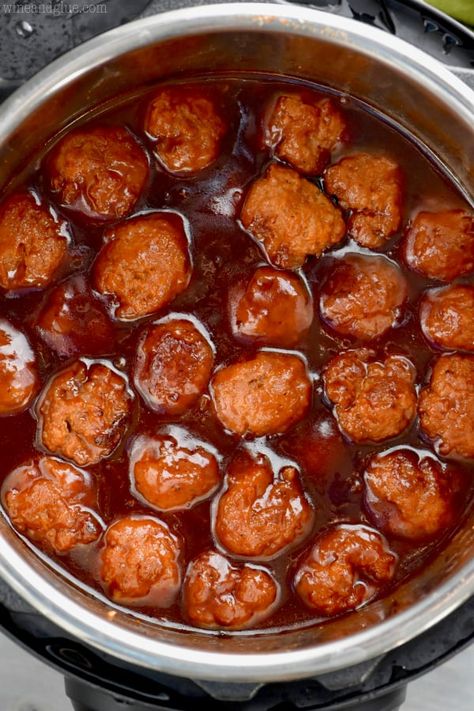 An overhead photo of the Honey BBQ Instant Pot Cocktail Meatballs in a crockpot Bbq Instant Pot, Cocktail Meatball Recipes, Frozen Meatball Recipes, Honey Barbecue Sauce, Savory Meatballs, Cocktail Meatballs, Bbq Meatballs, Honey Barbecue, Sweet And Sour Meatballs