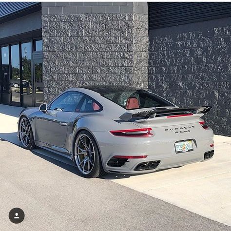 1,425 Likes, 28 Comments - Absolute Motors (@absolute.motors) on Instagram: “Porsche 991 wrapped in matte army green and black painted wheels. Always a good combo! #porsche…” Bentley Auto, Porsche Girl, Mobil Drift, Vespa Scooter, Porsche Sports Car, Porsche 991, Cadillac Fleetwood, Exotic Sports Cars, Fancy Cars