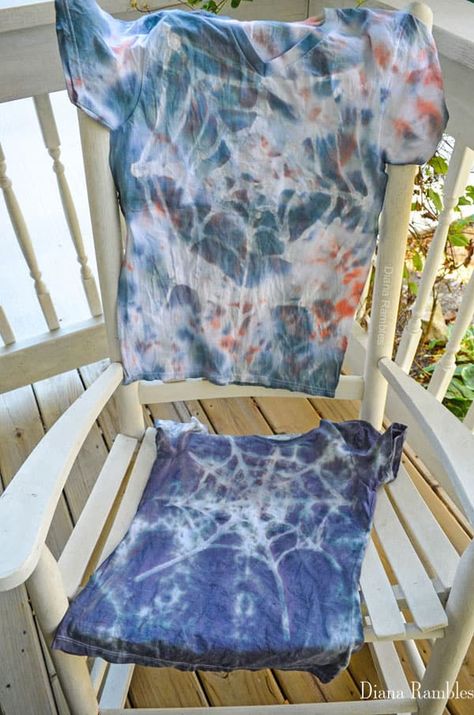 Diy Spider Web, Diy Spider, Bleach Shirt Diy, Tie Dye Shirts Patterns, Tye Dye Patterns, Diy Tie Dye Techniques, Diy Tie Dye Shirts, Tie Dye Party, Shirt Tutorial