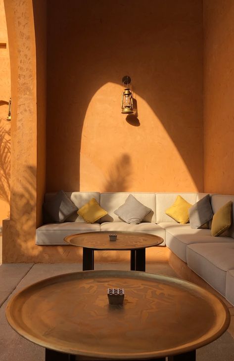 Mysk Al Badayer Retreat - Desert Camp Arabian House Design, Desert Interior Design, Desert Inspired Decor, Desert Camp, Desert Resort, Sports Design Ideas, Modern Desert, Moroccan Interiors, Desert Homes