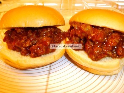 Wimpies Recipe, Campfire Stew, Sloppy Joe, Sloppy Joes, Eating Recipes, What To Cook, Campfire, Hot Dogs, Beef Recipes