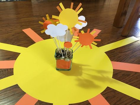 Sunshine Party Decorations Diy, Sun Party Centerpiece, Sunshine Birthday Centerpieces, Sun Themed Centerpiece, Sun Table Centerpiece, Sunshine Table Decorations, Sunshine Table Centerpieces, You Are My Sunshine Centerpieces, Here Comes The Sun Centerpiece Ideas