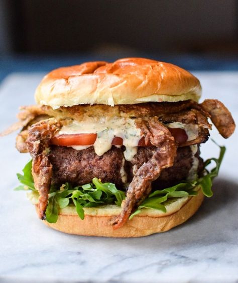 Somewhat Controversial Soft Shell Crab Burger: The Literal Krabbypatty Crab Burger, Crazy Burger, Seafood Shop, Soft Shell Crab, Soft Shell, Smash Burger, Pasta Dinner Recipes, Good Burger, Easy Pasta Recipes