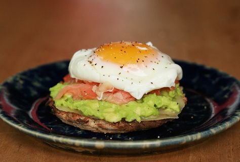 Add smoked salmon to a stack of avocado, fried egg, and a whole grain English muffin. | 27 Foods To Eat At Suhoor That Release Energy Throughout The Day During Ramadan Sahoor Ideas, Ramadan Meals, Avocado Smoked Salmon, Ramadan Ideas, Whole Wheat Bagel, Scrambled Eggs With Spinach, Ramadan Food, Whole Wheat Muffins, Release Energy