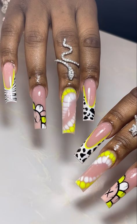 Yellow Freestyle Nails, Yellow Kaws, Kaws Nails, Xxl Nails, Sweet 16 Nails, Freestyle Nails, Lux Nails, Splatter Nails, Fye Nails