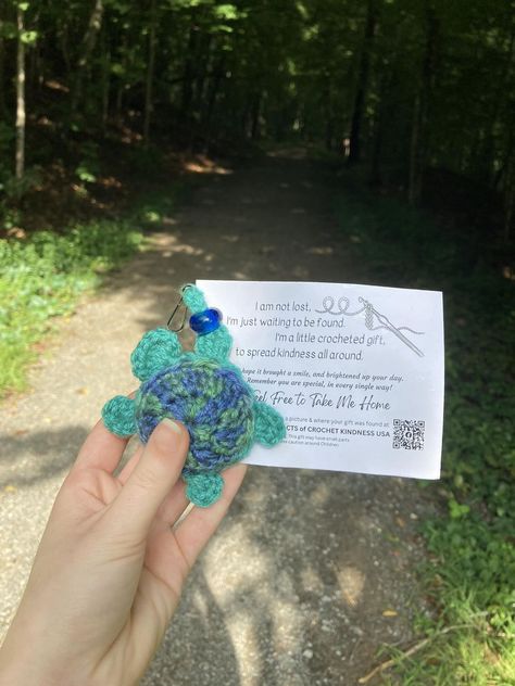 Random Acts of Crochet Kindness USA | Found this lil guy on my morning walk Random Act Of Crochet Kindness, Crochet Random Acts Of Kindness Patterns, Random Acts Of Crochet Kindness Free Patterns, Crochet Kindness Patterns, Kindness Crochet, Random Acts Of Crochet Kindness, Creepy Crochet, Crochet Kindness, Eyes Crochet