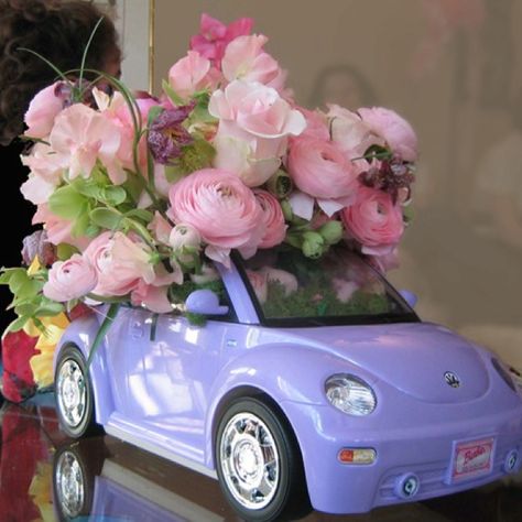 Barbie car decor.  If only I had kept my Barbie cars!  Time for thrifting...? !! Barbie Cars, Barbie Bday, 6th Birthday Girls, Barbie Party Decorations, Barbie Theme Party, Barbie Car, Anna Birthday, Barbie Dreamhouse, 5th Birthday Party Ideas