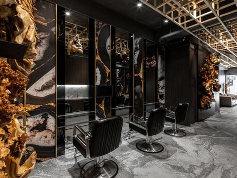 Hair Salon Decor Ideas, Salon Decor Ideas, Hair Salon Stations, Modern Barber Shop, Salon Reception Area, Barbershop Design Interior, Most Beautiful Hair, Salon Designs, Salon Styling Stations