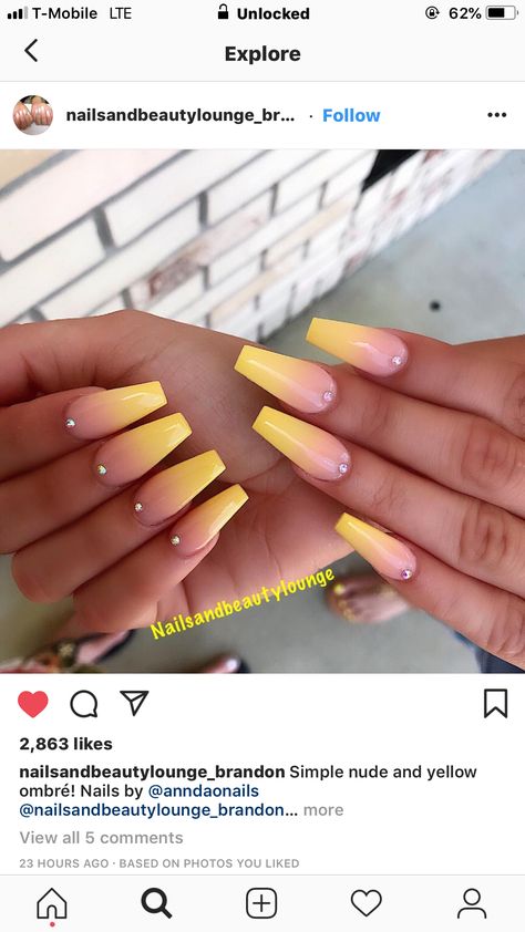 Love and pintification- Follow @marsbelleza Diamond Nail Art Design, Diamond Nail Art, Yellow Nail, Nails Acrylic Coffin, Sns Nails, Yellow Ombre, Ombre Acrylic Nails, Popular Nails, Diamond Nails