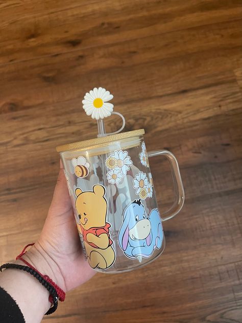 Glass Mugs With Vinyl, Vinyl Cup Ideas, Glass Cups With Vinyl, Cool Cups, Cute Glass Cups, Tumbler Care Instructions, Disney Room Decor, Cool Gadgets On Amazon, Trendy Water Bottles