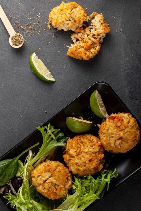 Bobby Flay Crab Cakes Ina Garten Crab Cakes, Black Pepper Bread, Pepper Bread, Seafood Gumbo Recipe, Crab Cakes Recipe, Mini Crab Cakes, Bobby Flay Recipes, Crab Cake Recipes, Seafood Dish Recipes