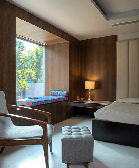 Modern Home Decor Bedroom, Bedroom Designs India, Window Seat Design, Stylish Bedroom Design, Colourful Living Room Decor, India Home Decor, Bedroom Interior Design Luxury, Modern Bedroom Interior, India Design