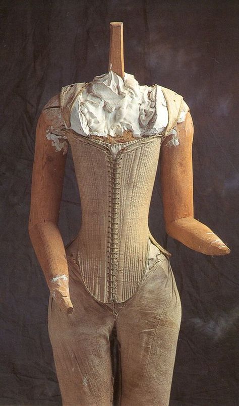 16th century corset or "pair of bodies" from Elizabeth I's tomb 16th Century Corset, Elizabethan Clothing, 17th Century Clothing, Elizabethan Fashion, Tudor Fashion, Elizabethan Era, Victorian Corset, Tudor Era, Dress Form Mannequin