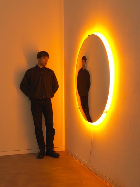 Environmental artist Olafur Eliasson talks about his work and climate change Circle Art Installation, Mirror Wall Light, Mirror Installation Art, Sun Installation, Incredible Kitchens, Rounded Mirror, Sun Artwork, Studio Olafur Eliasson, Round Artwork