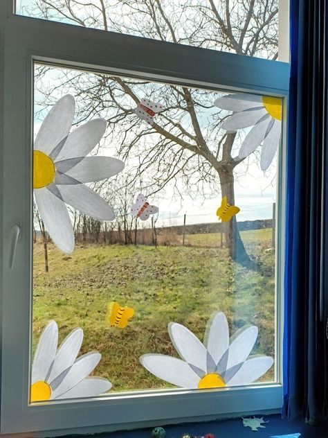 Spring Classroom Window Decorations, Classroom Window Decor, Classroom Window Decorations, Classroom Window, Kindergarten Classroom Decor, Spring Classroom, School Decorations, Kindergarten Classroom, Window Decor