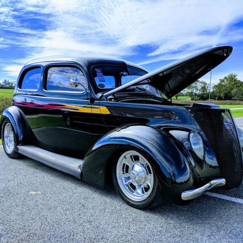 #ForSale: 1937 Ford Sedan Hot Rod. All Henry Ford steel. Built by "Don's Hot Rods". 350ci engine with LT4 corvette motor cover. Auto transmission. Custom touches everywhere you look. Ford 9" rear end. Wilwood disc brakes. The list goes on, over $250k invested, check out the full ad on our site! Ford Pop Hotrod, Street Rods For Sale, 1954 Ford Customline, 1930 Ford Model A Sedan, Hot Rod Flatz, 1929 Ford Model A Hot Rod, Muscle Cars For Sale, Rear End, Street Rod