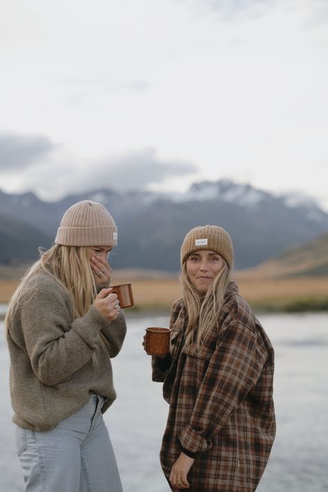 Cool Beanie Outfits, Fisherman Beanie Women Outfit, Women’s Winter Hat, North Carolina Winter Outfits, Women’s Beanie Outfit, Tan Beanie Outfit, Cold Camping Outfit, Binnie Hat Outfits, Outdoor Outfit Winter