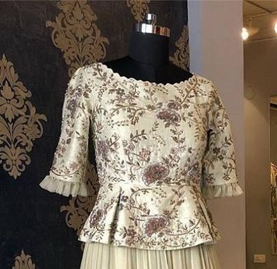 Crop Top Designs For Lehenga Silk, Koti Style Blouse For Lehanga, Koti Blouse Designs, Latest Crop Top Designs, Koti Style Blouse, Peplum Blouse Indian, Latest Peplum Blouse Designs, Latest Crop Top Designs For Lehenga, Latest Peplum Styles