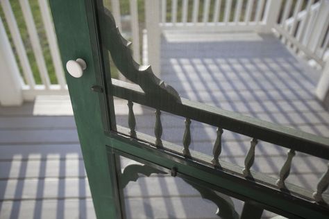 Replacing a screen in a wooden frame requires a special technique. Follow this tutorial and learn how to rescreen a wooden screen door or window. Screen Door Grill, Backyard Updates, Patio Screen Door, Wooden Screen Door, Diy Screen Door, Diy Screen, Sliding Screen Doors, Aluminum Screen, Wood Screens