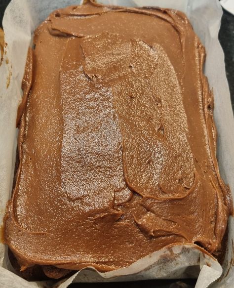 Boiled Chocolate Cake Date And Walnut Loaf, Slab Cake, Cake Printing, Moist Chocolate Cake, Baking Paper, Cake Tins, Chocolate Cake Recipe, Cake Ingredients, Cake Batter