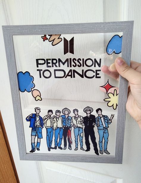 Bts Glass Painting, Diy Bts, Alevel Art, Ideas Cuadros, Army Room Decor, Army Room, Tegucigalpa, Permission To Dance, Bts Drawings