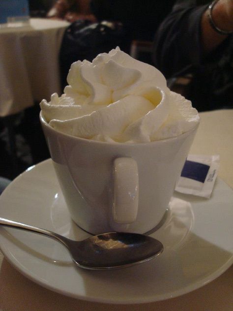 Hot Chocolate With Whipped Cream Aesthetic, Whipped Cream Aesthetic, Padova Italy, Vanilla Macarons, Whip Cream, Delicacy Food, Cream Aesthetic, Simple Birthday Cake, Vanilla Cookies