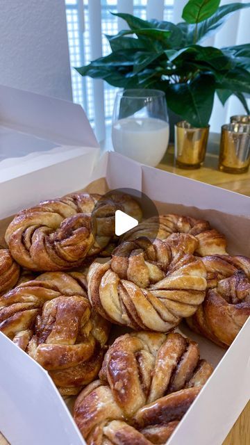 Nesreen on Instagram: "Swedish Cinnamon Buns 👌🏼
Recipe:
• To a bowl add 1/2 cup of warm milk & water, 3 tbsp sugar , 1 tsp salt & mix. Add 1/4 cup softened unsalted butter to the bowl & 3 cups of flour.
• Knead the dough for about 5-8 min until it no longer sticks. Cover & let it rise for 30 min.
• Roll out the dough into a rectangle shape & divide into three sections. Add unsalted softened butter to 2/3 of the dough.
• Mix together 1/2 cup brown sugar, 2 tsp cinnamon & 1 tsp cardamom. Add that to the 2/3 section.
• Fold in the top 1/3 and bottom third over the center. Use a rolling pin to flatten it out.
• Divide into 10 strips. Then divide each strip into two leaving one end attached. Fold the two strands over one another & twist to form a snail-like shape for the bun.
• Place on parch Swedish Cinnamon Buns, Cinnamon Bun Recipe, The Bun, Pink Diamonds, Cinnamon Swirl, Warm Milk, Cinnamon Buns, Rolling Pin, A Bowl