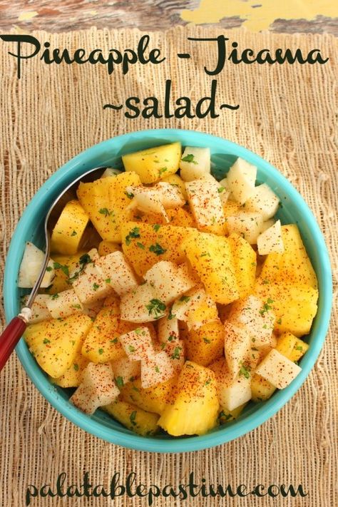 Jimaca Recipes, Simple Fruit Salad, Jicama Recipe, Jicama Salad, Jicama Slaw, Pineapple Salad, Pineapple Chunks, Mexican Recipe, Fresh Pineapple