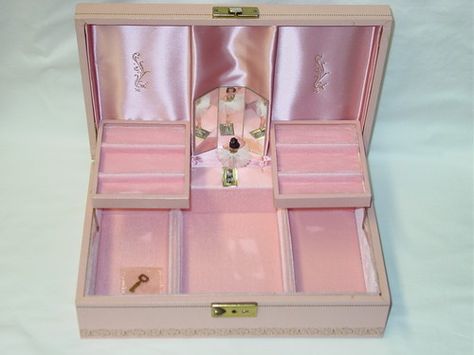 Marinette Aesthetic, Music Box Ballerina, Ballerina Jewelry Box, Dancing Ballerina, Ballerina Jewelry, Vintage Ballerina, Luxury Jewelry Box, Bedrooms Ideas, Music Boxes