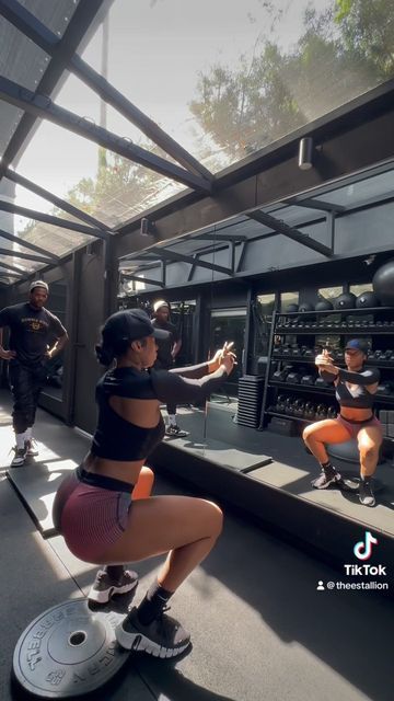 Megan Thee Stallion Working Out, Megan Thee Stallion Gym Pics, Megan Thee Stallion Fitness, Meg The Stallion Workout, Meghan Thee Stallion Workout, Megan Thee Stallion Gym, Megan Thee Stallion Workout Routine, Megan Thee Stallion Workout, Mind Video