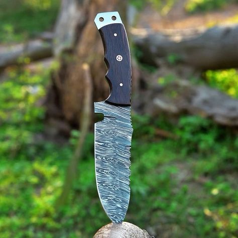 Handmade Damascus steel combination of 1095 and 15n20 skinner knife available now in stock Best Chefs Knife, Skinner Knife, Wenge Wood, Skinning Knife, Twist Pattern, Elk Hunting, Craft Knives, Bird Hunting, Outdoor Knife