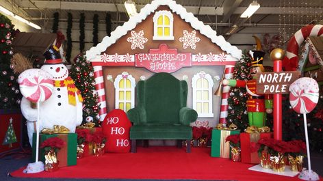 Christmas Grotto Ideas, Grotto Ideas, Christmas Program, Santa's Workshop, Diy Event, Christmas On A Budget, Diy Christmas Decorations Easy, Christmas Backdrops, Christmas Yard